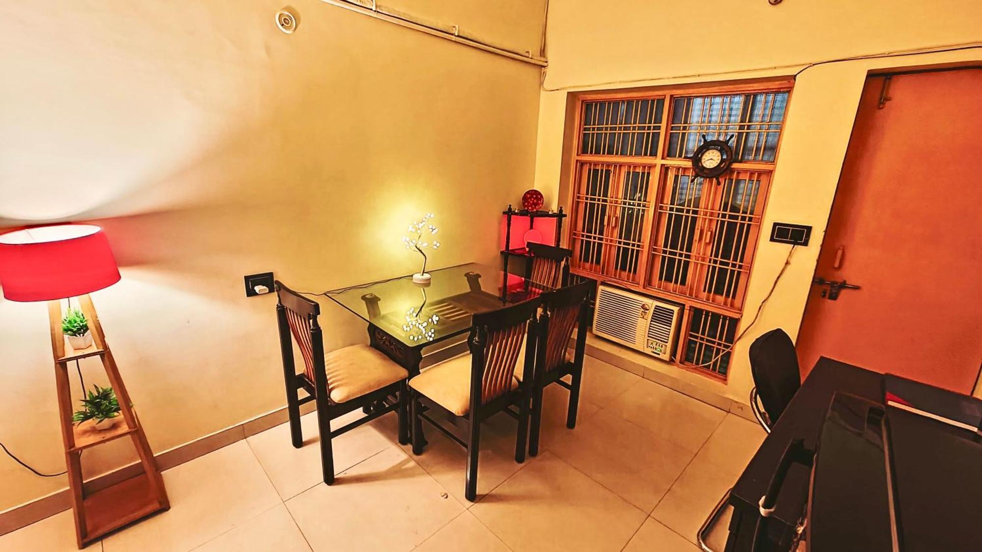 The Yellow House - Couple'S Getaway In Gomti Nagar- 1 Bhk Lucknow Bagian luar foto