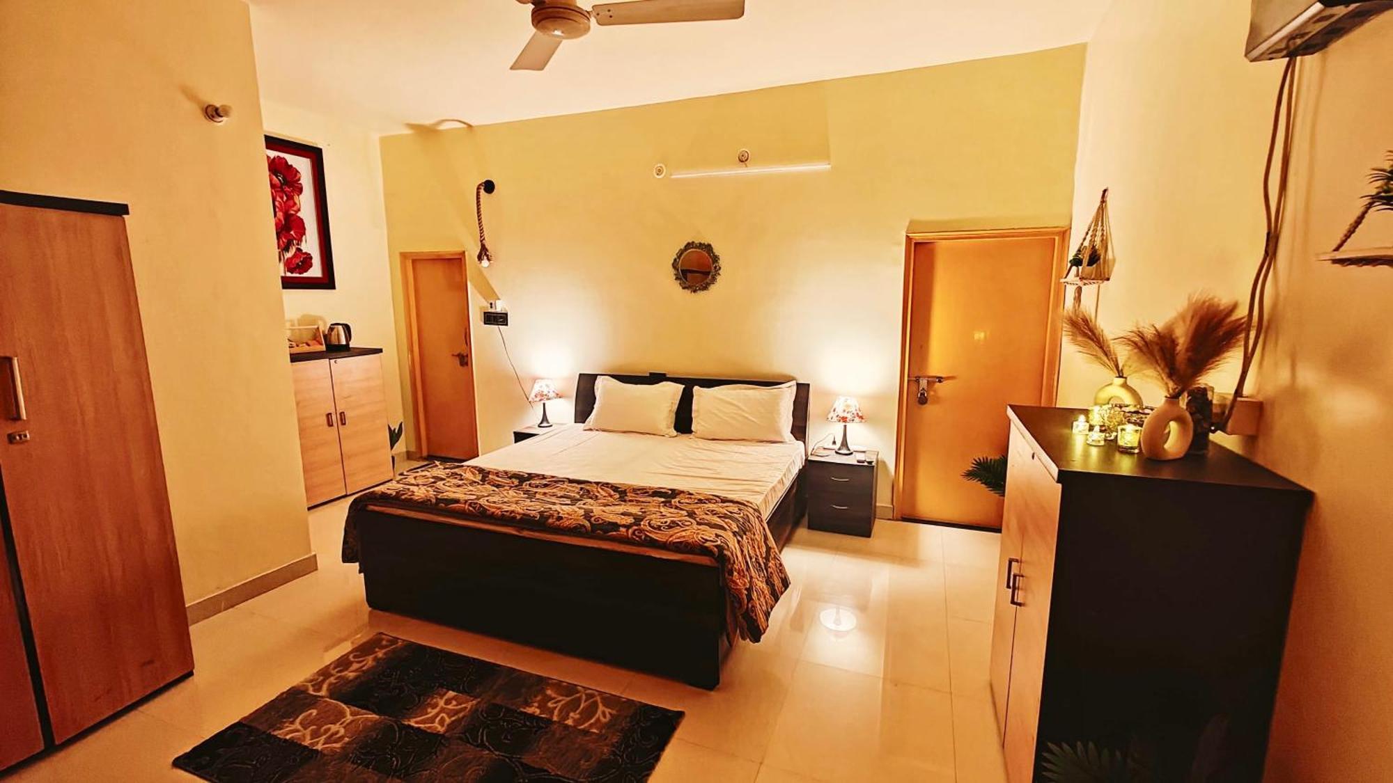 The Yellow House - Couple'S Getaway In Gomti Nagar- 1 Bhk Lucknow Bagian luar foto