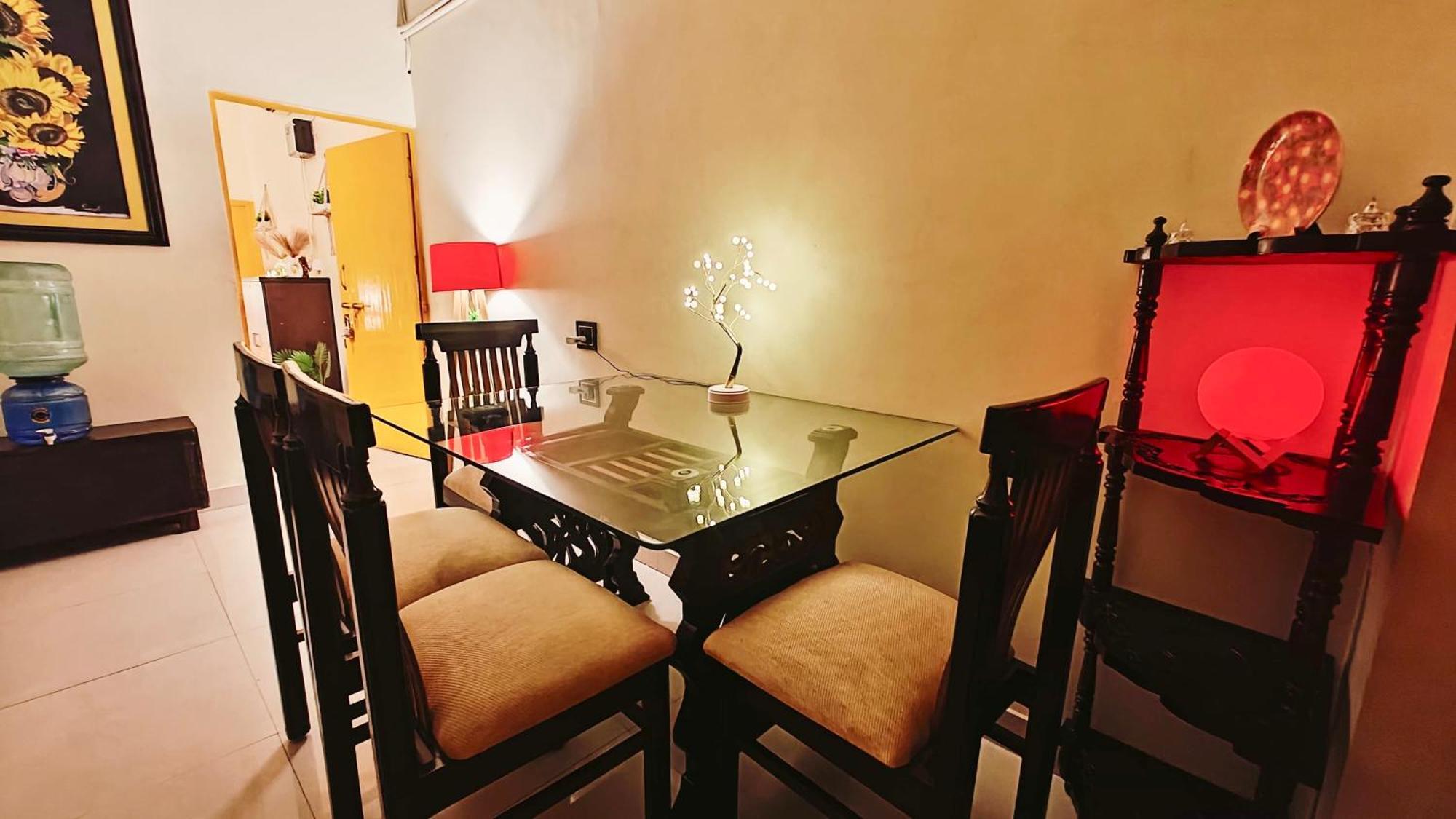 The Yellow House - Couple'S Getaway In Gomti Nagar- 1 Bhk Lucknow Bagian luar foto